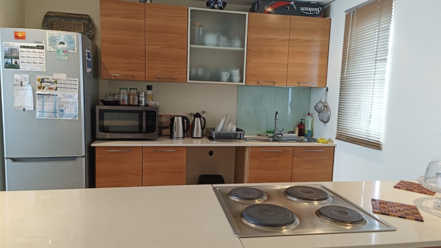 To Let 2 Bedroom Property for Rent in Beachfront Western Cape